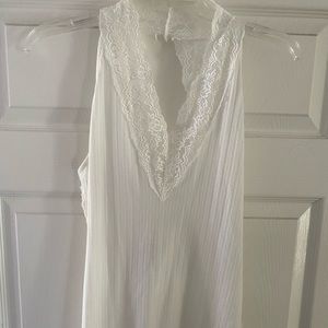 Buckle RED label white lace tank